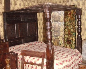 Cottage Four Poster In Victorian England